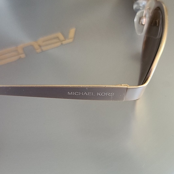 ποΈ Michael Kors Sunglasses π - Picture 4 of 9